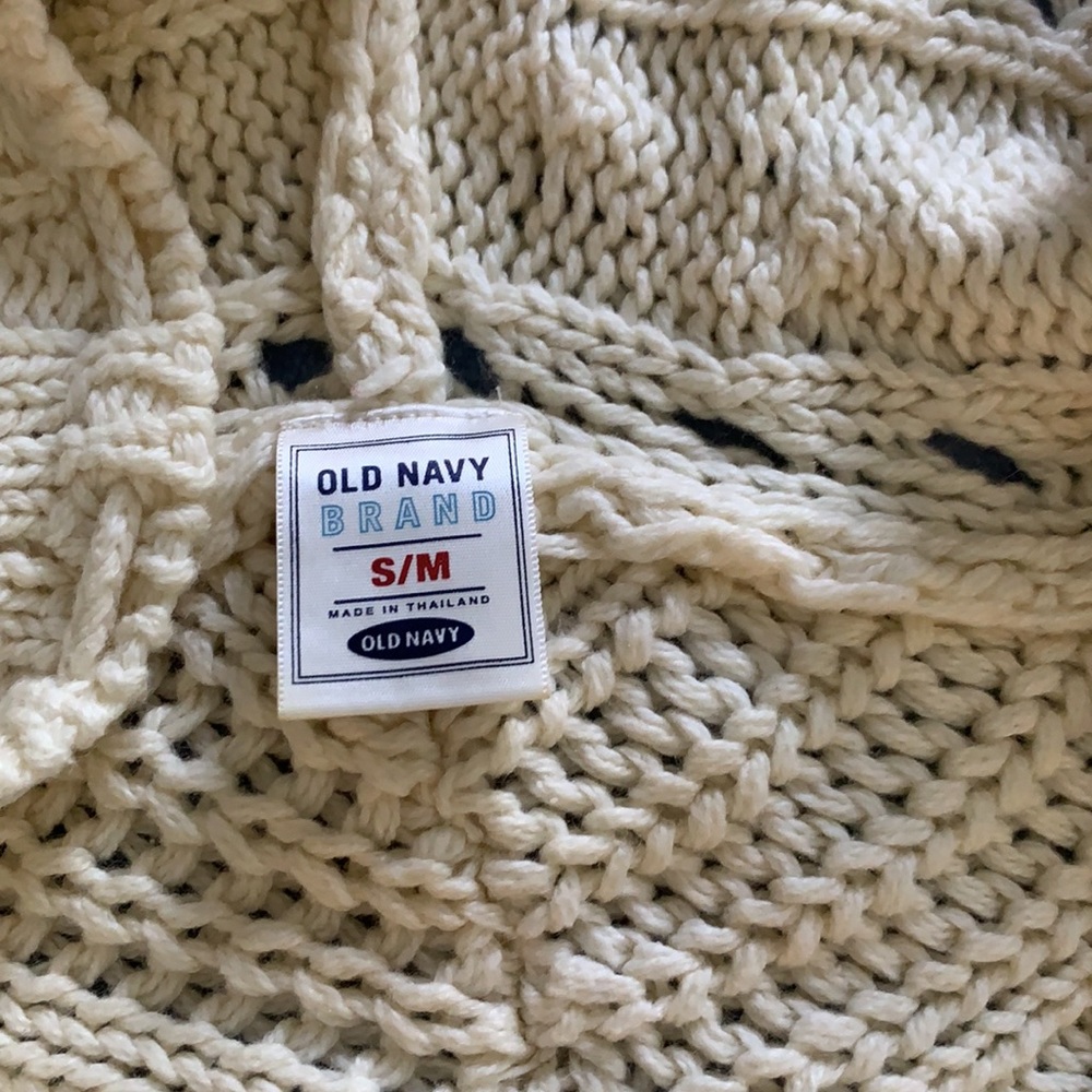 Poncho Sweeter - Picture 5 of 8